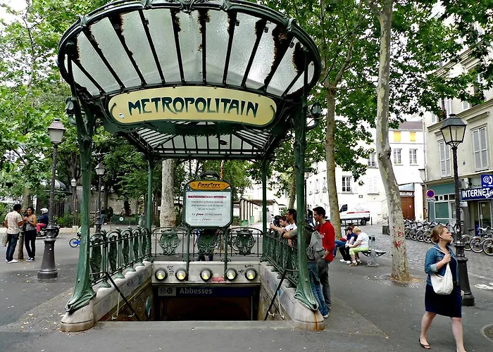 Abbesses Montmartre Apartment